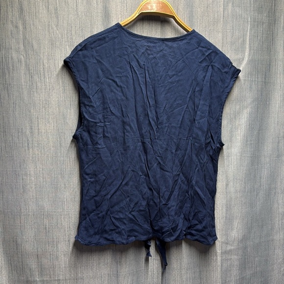 🚩 Dynamite Navy Blue Women's Top size small NWT - Picture 6 of 8